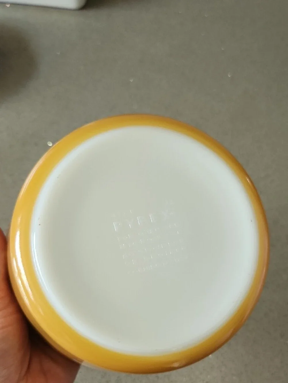 Vintage Pyrex Butterfly Gold 473-B 1 qt casserole dish with lid